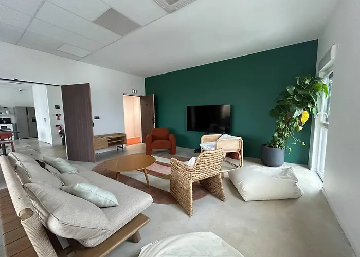 Sharies Equipe C201 *